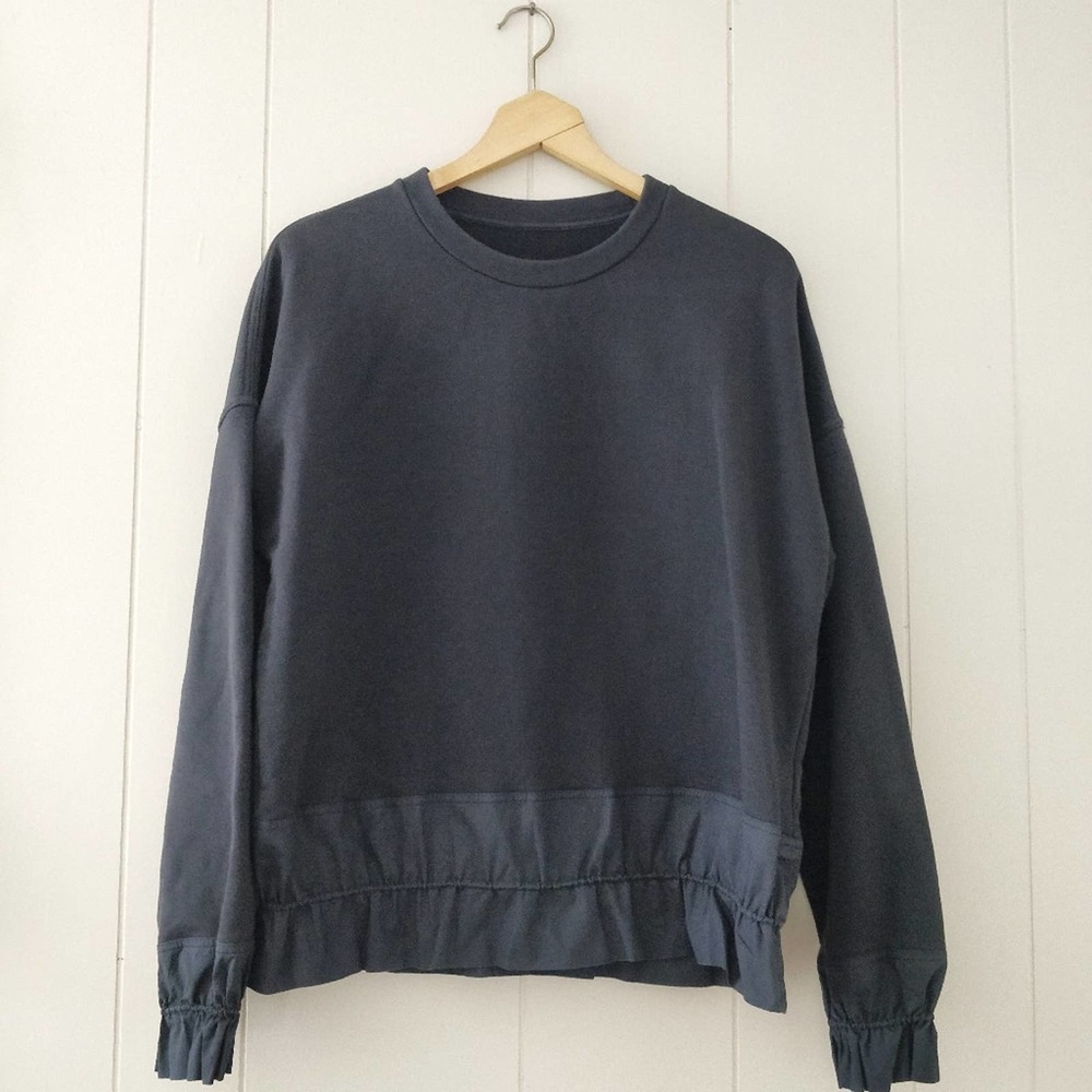 COS Minimal Black Sweatshirt with Ruffle Cuff and Hem Sz XL